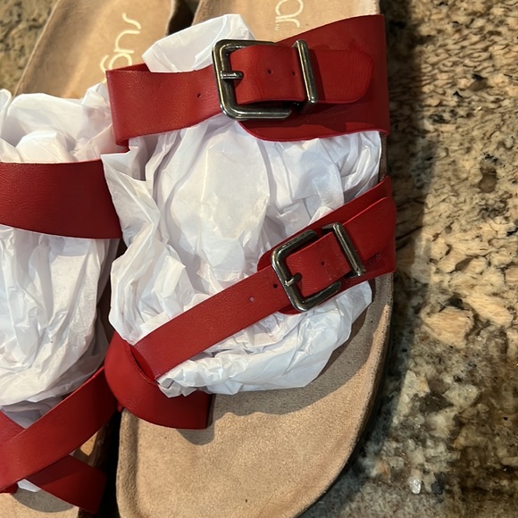 Sugar Red Sandals - Picture 3 of 6